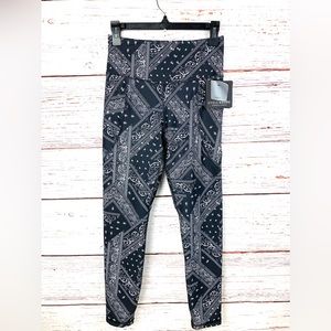 Cycle House Powered by Marika Black Bandana Mix Techno Lite Leggings Size M